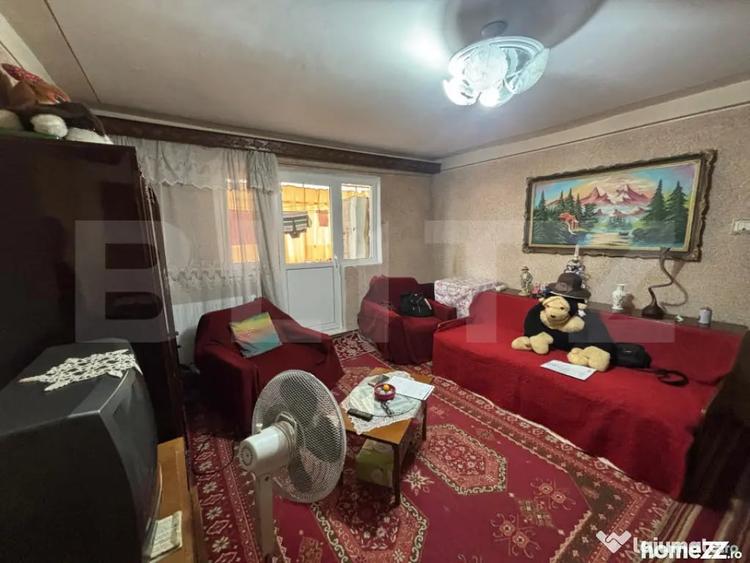 Apartament cu 2 camere semidecomandat, mobilat în Micro 11