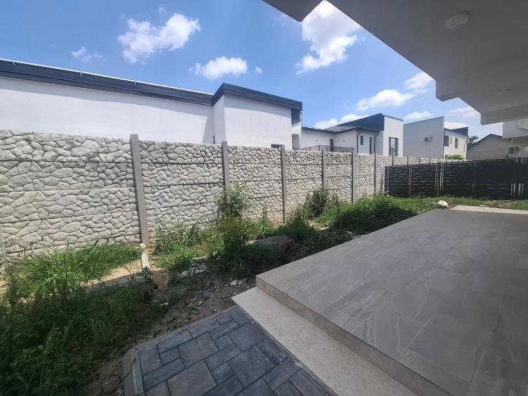 Casă individuală cu 4 camere cu Canalizare în Bragadiru