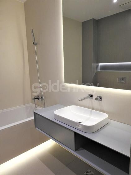 Apartament cu 3 camere semidecomandat, mobilat în Iancu Nicolae