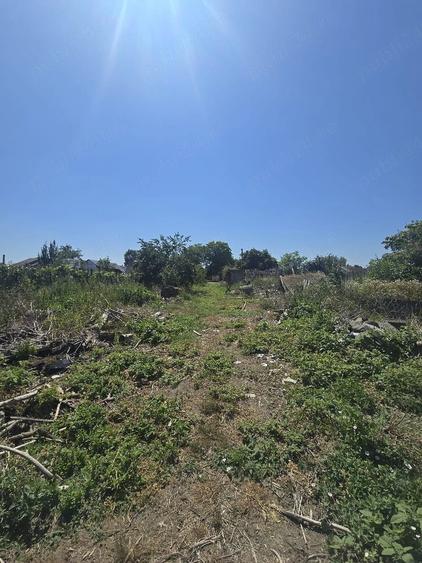 Teren de 1700 mp, în Verșeni
