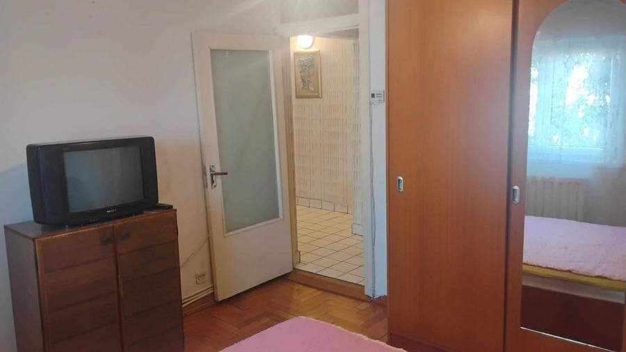 Apartament cu 2 camere decomandat în Republicii