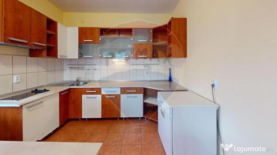 Casă cu 5 camere cu Teren 1000 Mp în Terezian
