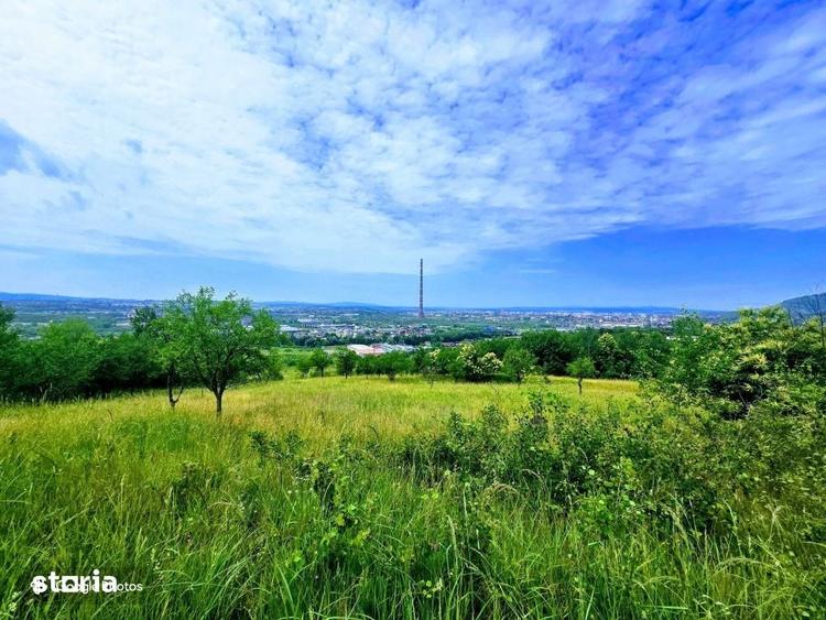 Teren de 15000 mp, în Central