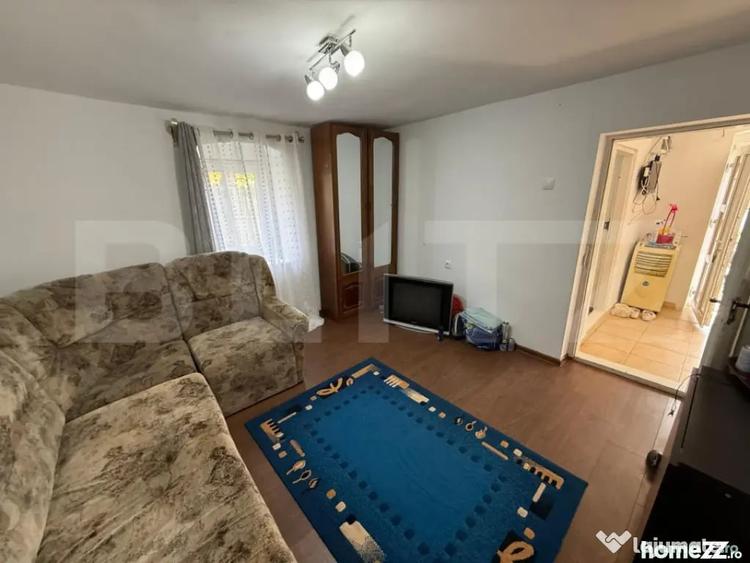 Casă cu 4 camere cu Teren 6000 Mp în Central