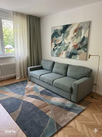 Apartament cu 2 camere semidecomandat, mobilat în Văcăresti