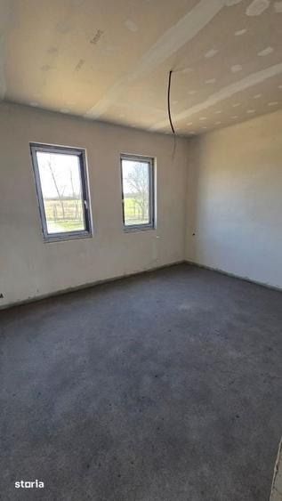 Casă cu 3 camere cu Teren 800 Mp în Viile Satu Mare