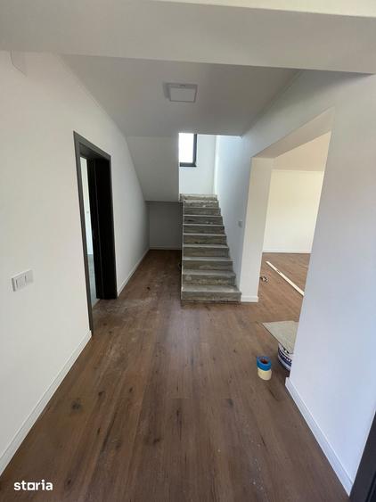 Casă cu 4 camere cu Teren 400 Mp în Central