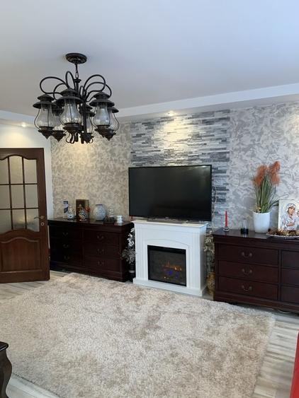 Apartament cu 3 camere decomandat în Nerva Traian