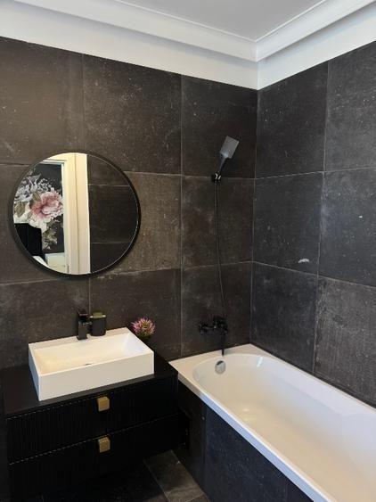 Casă individuală cu 4 camere cu Canalizare în Central