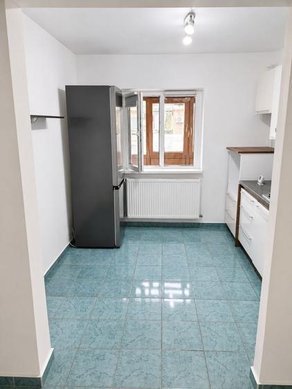Apartament cu 2 camere decomandat, mobilat în Soarelui