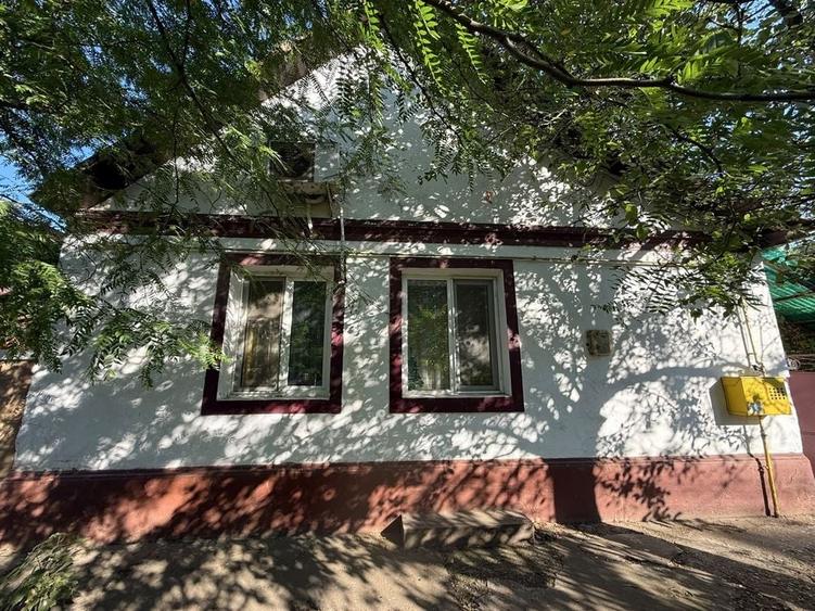 Casă cu 4 camere în Șandra