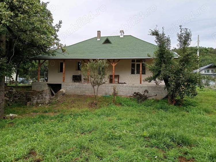 Casă cu 3 camere cu Teren 860 Mp în Târgu Ocna