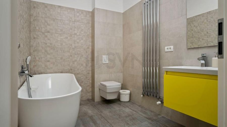 Casă individuală cu 5 camere cu Teren 300 Mp în Pipera