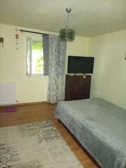 Casă cu 4 camere cu Teren 2802 Mp în Central