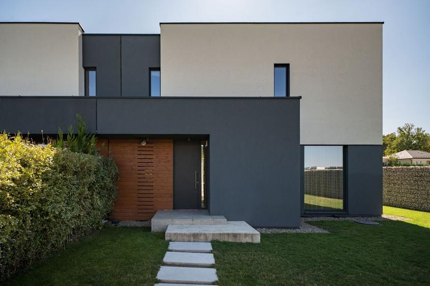 Duplex cu 3 camere cu Canalizare în Tunari
