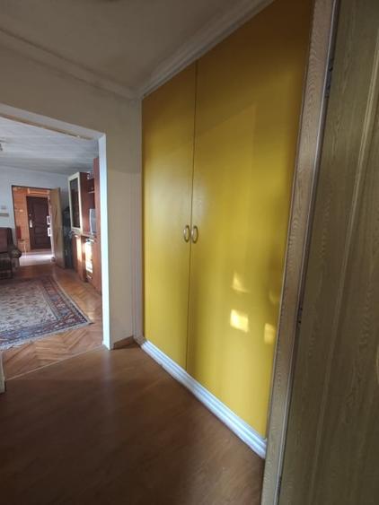 Apartament cu 2 camere semidecomandat, mobilat în Săsar
