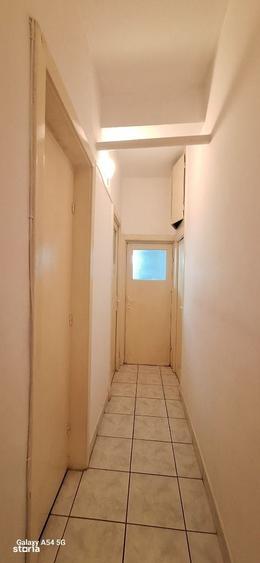 Apartament cu 3 camere în Rosetti