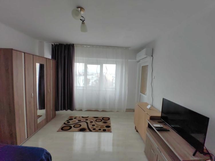 Garsonieră decomandată în Rovine