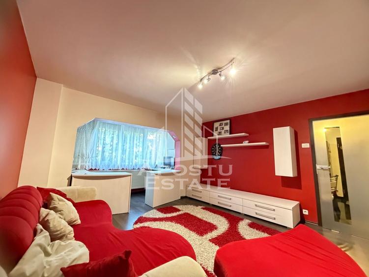 Apartament cu 3 camere decomandat, mobilat în Lunei