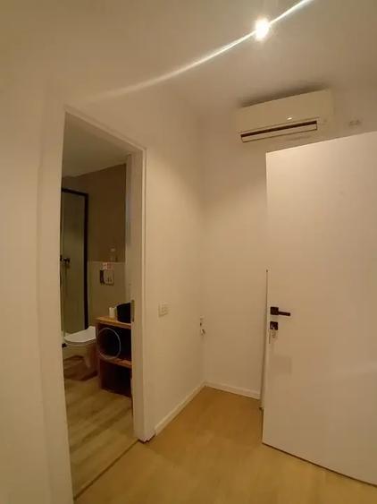 Apartament cu 4 camere în Victoriei
