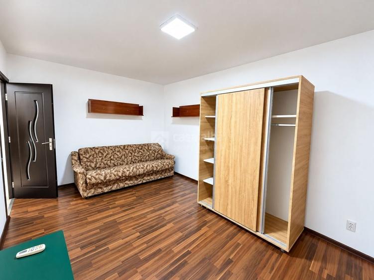 Apartament cu 2 camere decomandat, mobilat în Central