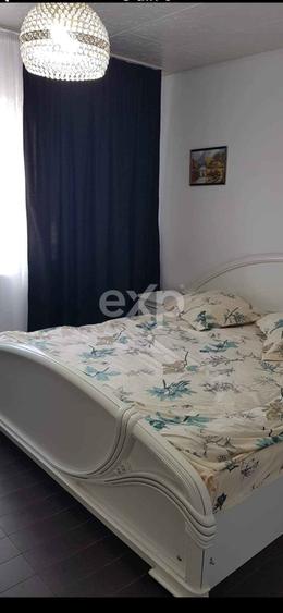 Apartament cu 3 camere decomandat în Teilor