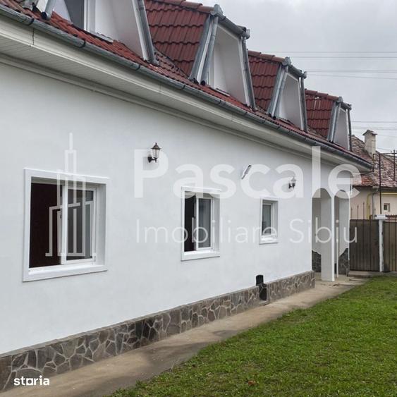 Casă cu 4 camere în Cristian