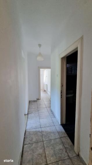 Apartament cu 5 camere în Armeneasca