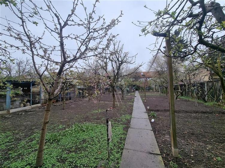 Casă individuală cu 4 camere cu Teren 1344 Mp în Central