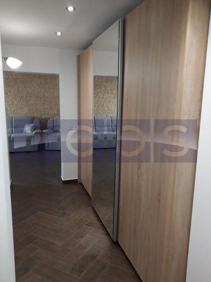 Apartament cu 3 camere decomandat, mobilat în Central