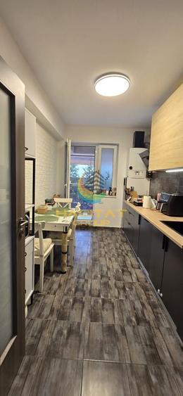 Apartament cu 3 camere decomandat, mobilat în Berceni
