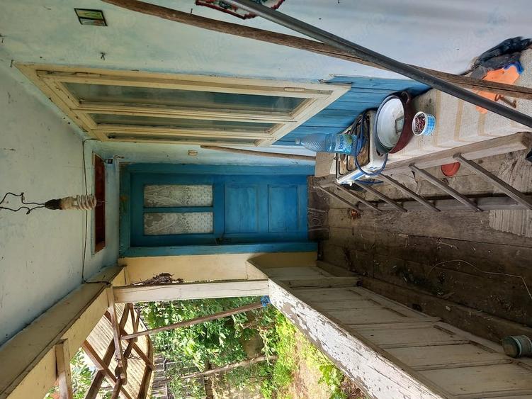Vand casa batranesca la munte cu toate utilita?ile curent electric ,canalizare, apa cu o zona lini?t - 4