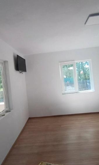 Casă cu 2 camere cu Teren 900 Mp în Central