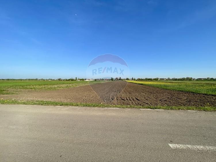 Teren Construcții intravilan de 6220 mp, în Strejnicu