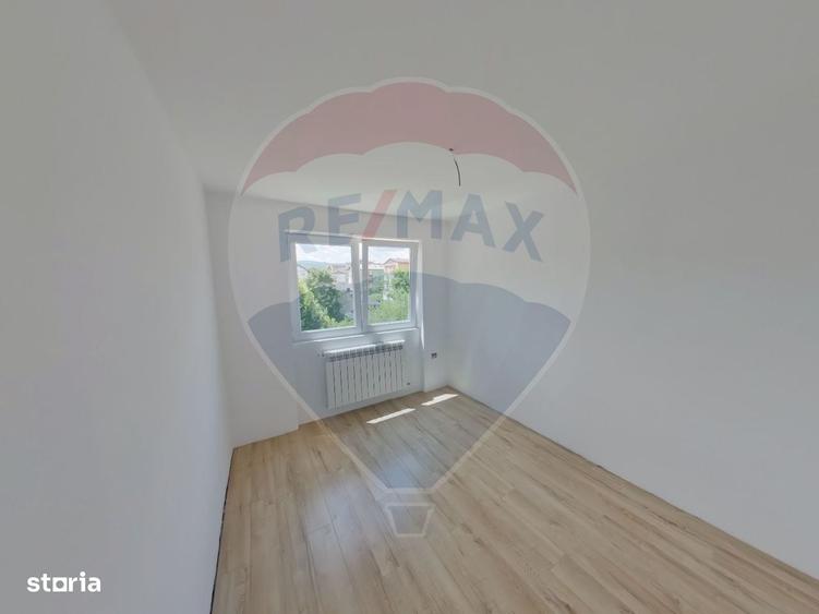 Apartament cu 4 camere decomandat în Central