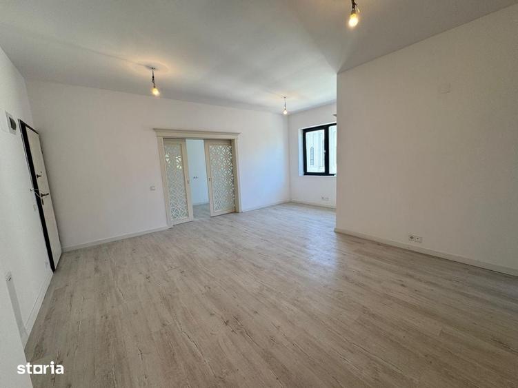 Apartament cu 4 camere decomandat în Central
