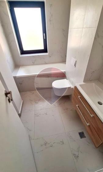 Apartament cu 3 camere decomandat, mobilat în Timpuri Noi