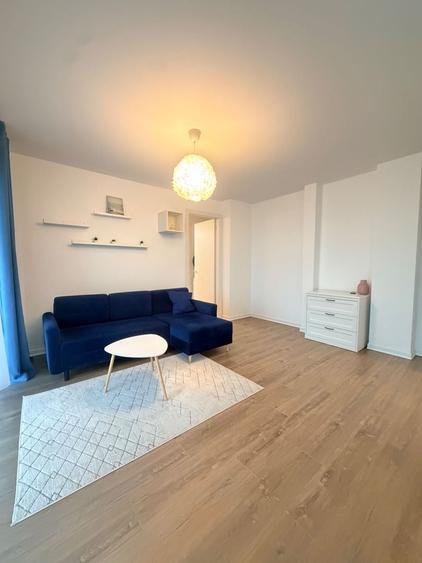 Apartament cu 3 camere semidecomandat, mobilat în Aviației