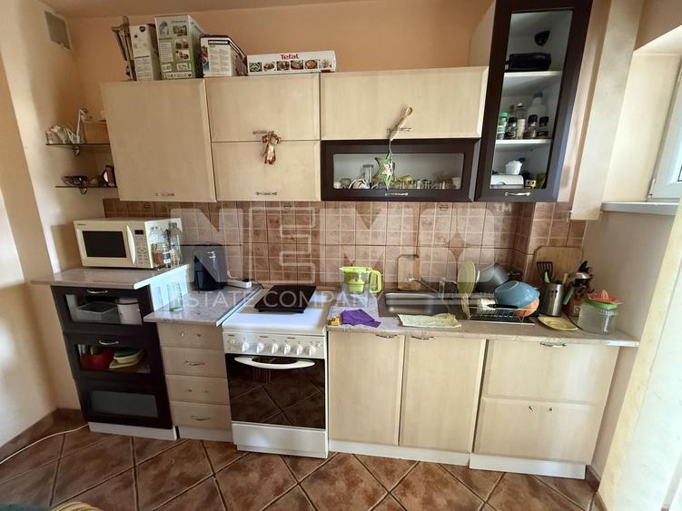 Apartament cu 3 camere semidecomandat în Central