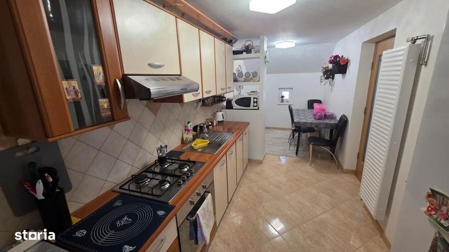 Casă cu 4 camere în Central