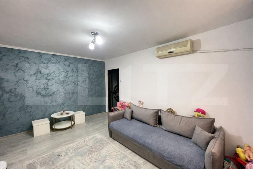 Apartament cu 3 camere semidecomandat, mobilat în Craiovița Nouă