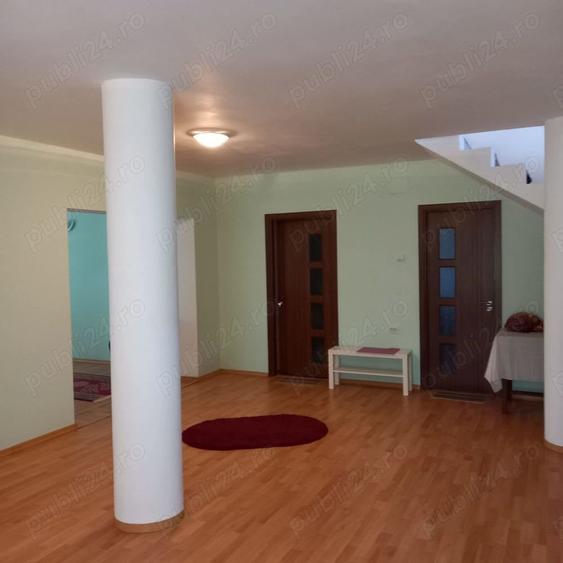Casă cu 4 camere cu Teren 1758 Mp în Ștefănești