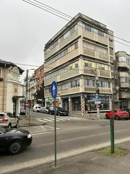 Spațiu comercial, de 886 mp, în Central