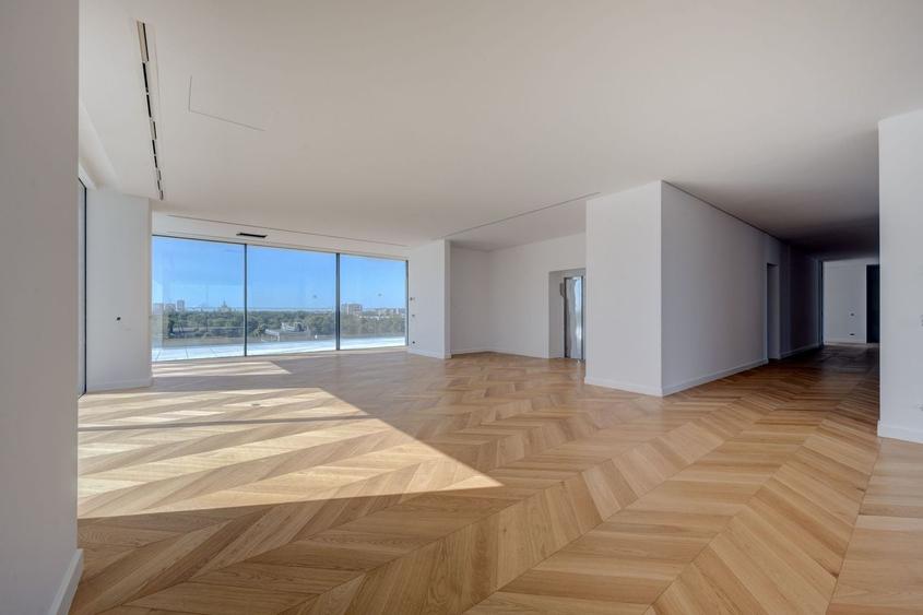 Apartament cu 9 camere în Floreasca