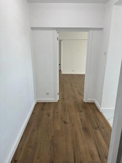 Apartament cu 3 camere decomandat în Tineretului