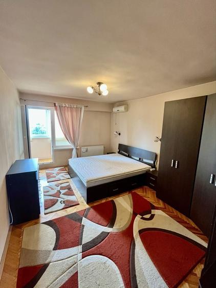 Apartament cu 3 camere decomandat în Tudor
