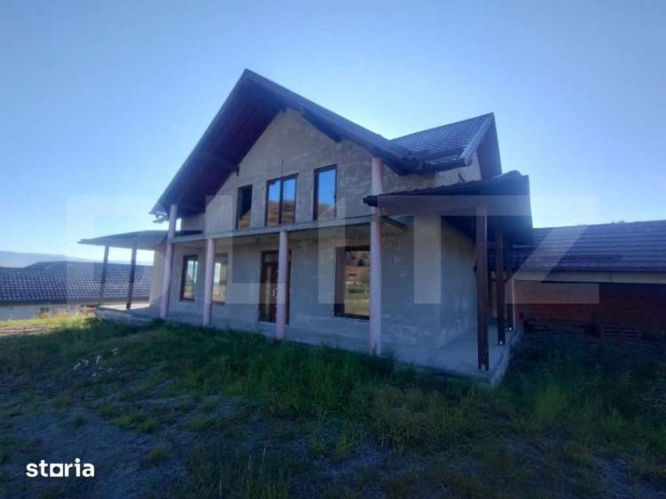 Casă cu 5 camere cu Teren 1500 Mp în Budacu de Jos