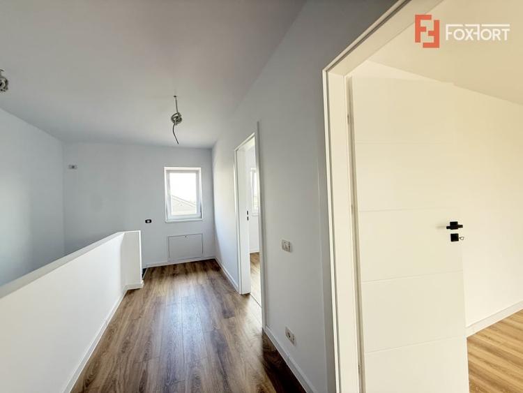 Duplex cu 4 camere cu Teren 247 Mp în Săcălaz