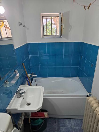 Garsonieră decomandată în Sud