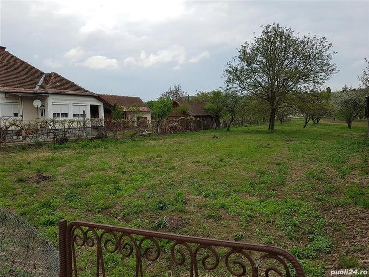 Teren de 2700 mp, în Mărișelu